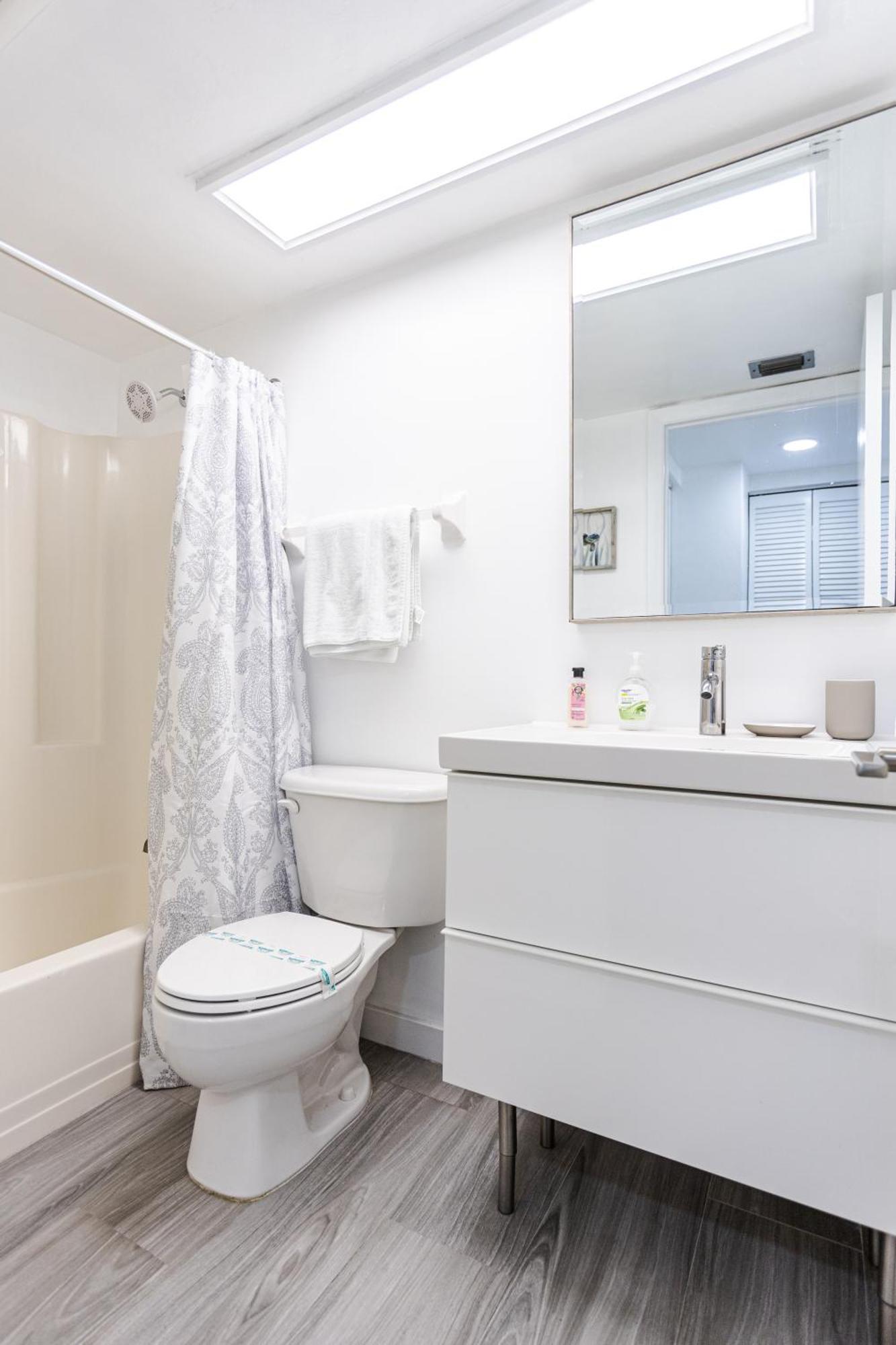 Bass & Sun Condominium 2/2 Bedroom Клюистън Стая снимка