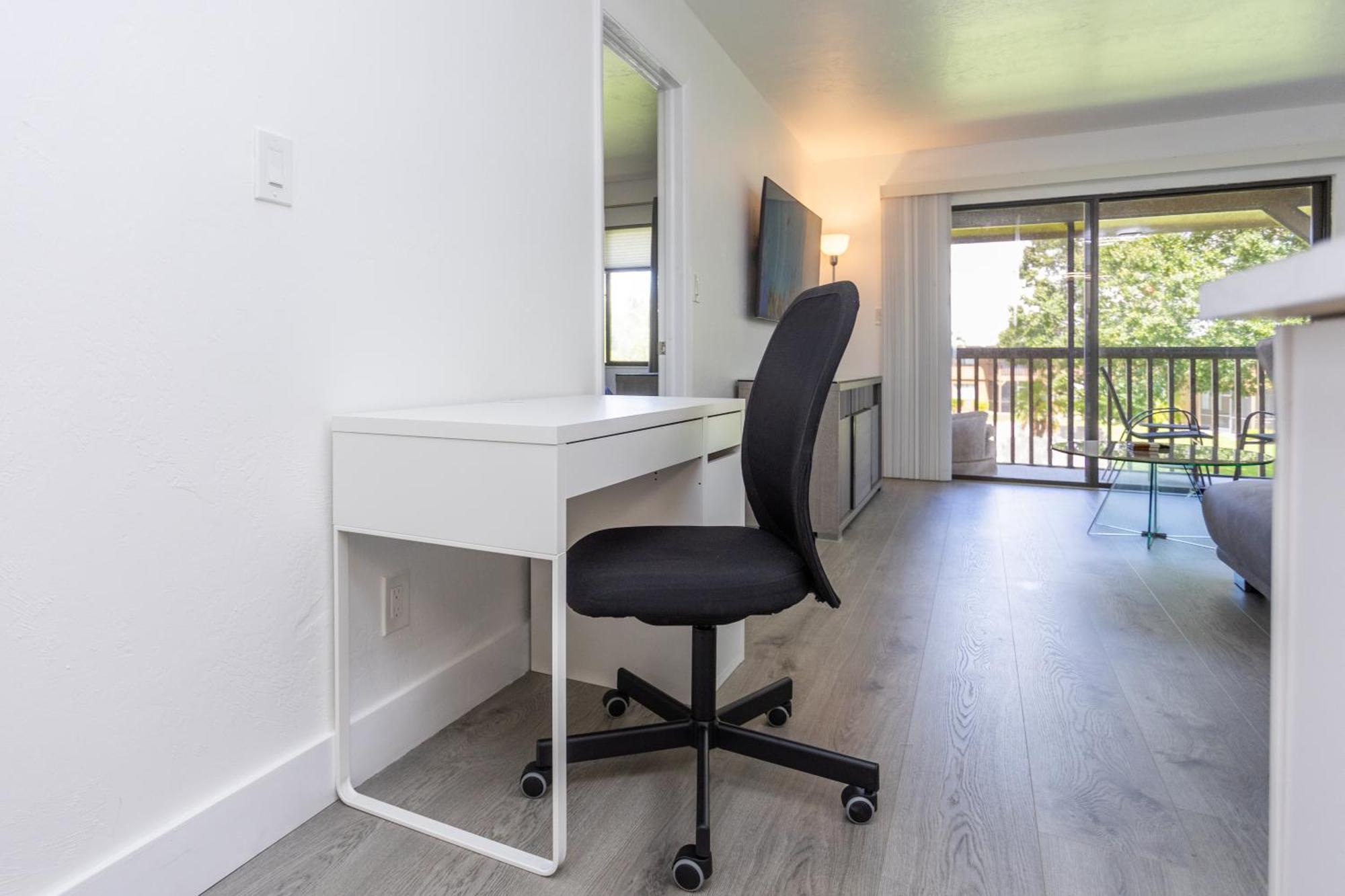 Bass & Sun Condominium 2/2 Bedroom Клюистън Стая снимка