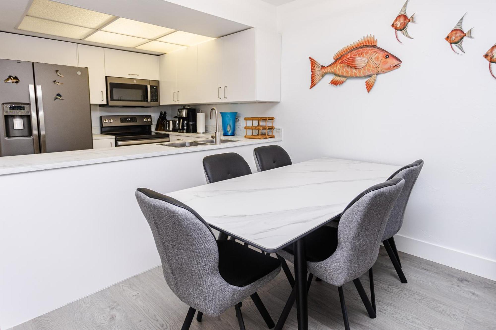 Bass & Sun Condominium 2/2 Bedroom Клюистън Стая снимка